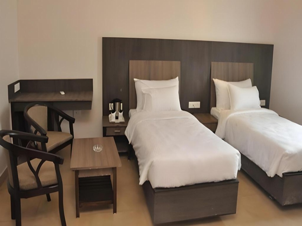 Room image 3